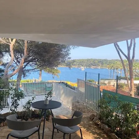 Cap D Contemporaine Pied Dans L Eau 昂蒂布